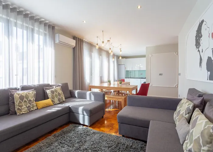 Spacious Apartment For 15 Guests